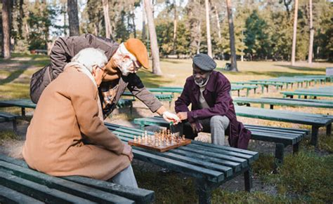 ¿cómo Prevenir El Aislamiento Social En Adultos Mayores Aprende