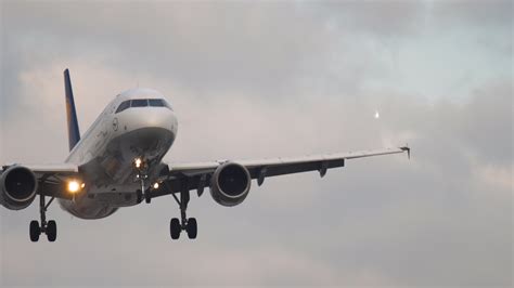 Airbus A320 Lufthansa flies 7302199 Stock Video at Vecteezy