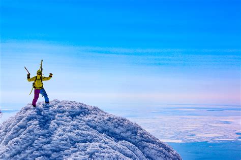 Shiretoko Peninsula – The end of the Earth – Ski Descent