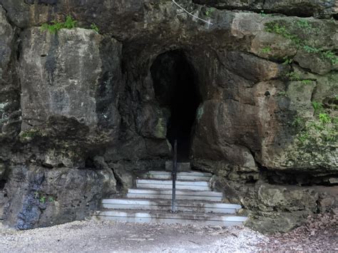 Ice Cave in Wapsipinicon State Park : r/Iowa