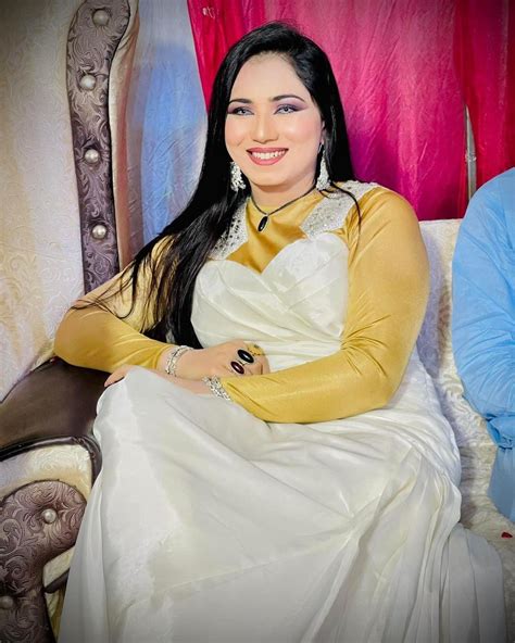 mehak malik   mixindia
