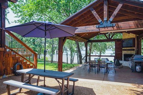 Lewisville Lake Vacation Rentals & Homes - Texas, United States | Airbnb