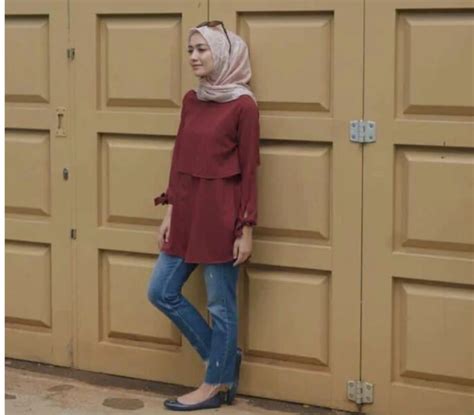 14 Warna Jilbab Yang Cocok Dengan Baju Maroon Dailysia