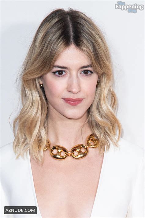 Daisy Edgar Jones Flaunts Her Sexy Tits Legs At Gq Men Of The Year Awards AZNude