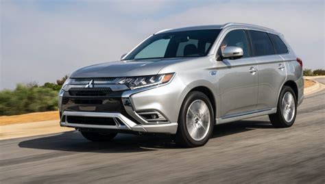 2021 Mitsubishi Outlander Plug In Hybrid Gets More Power And Range The Torque Report