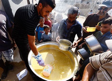 North Gaza Hospitals Say Food Medicines Running Out As Israel Presses