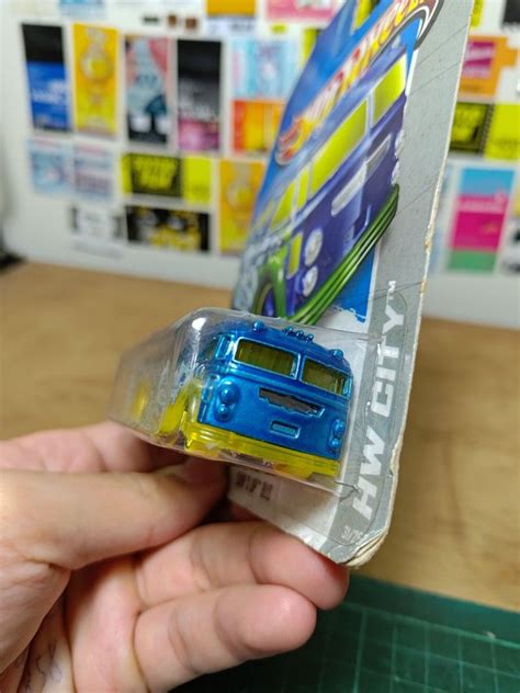 Hot Wheels Surf S Up Bus Hw City