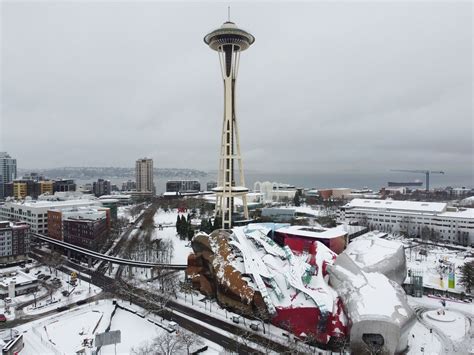 Snowstorm news updates: What you need to know about Seattle-area snow