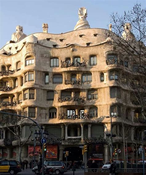 La Pedrera Passeig De Gracia Facade La Pedrera