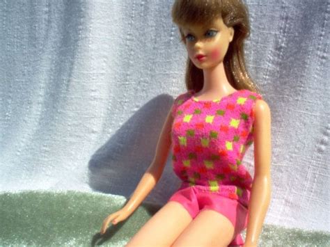 Stunning Mattel Brunette Twist And Turn Barbie Trending Outfits Vintage Barbie Barbie Friends
