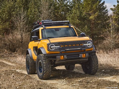 2021 Ford Bronco Two-Door (Color: Cyber Orange) - Front | Caricos