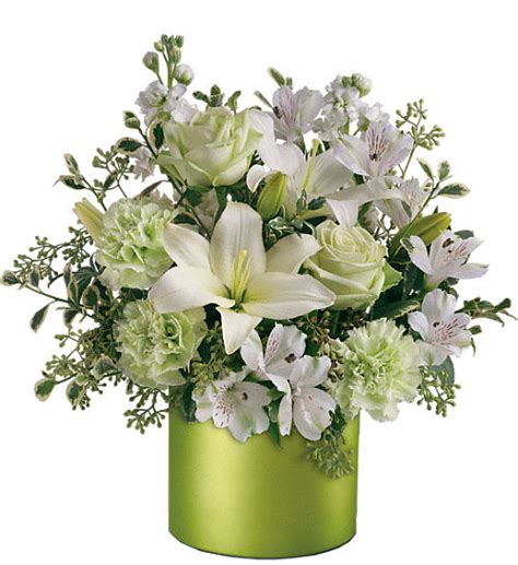 Canada Flowers Teleflora S Sea Spray Bouquet Sy Ta