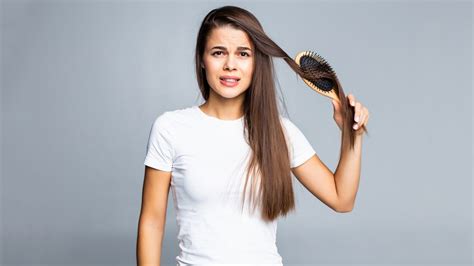 गर्मियों में ऑयली बालों पर करें इन चीजों का इस्तेमाल How To Get Rid Of Oily Hair In The Summer