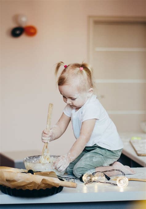 7 Easy Montessori Art Activities to Try at Home with Your Toddler - The ...