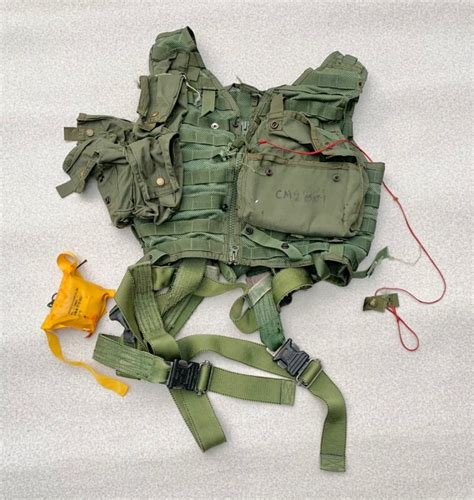 米軍実物 CMU 33 P サバイバルベストSURVIVAL VEST CMU 33 P22P 18 ボディーアーマーベスト