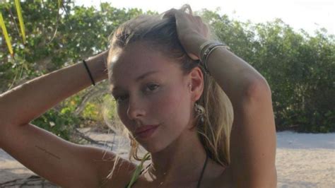 Ester Expósito marca tendencia en el bikini blanco más elegante de la temporada El Heraldo de