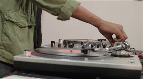 Guide Learn How To Dj From The Pros Skillshare Blog