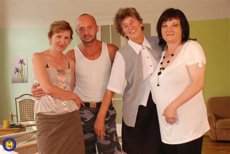 Mormödrar får grov sex från stark pojke xHamster