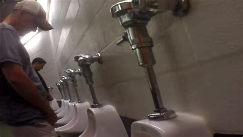 Espiando O Macho Mijando Gay Amateur Porn XHamster