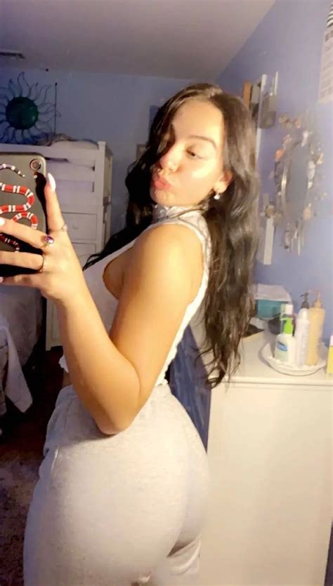 Hot College Babe Scrolller