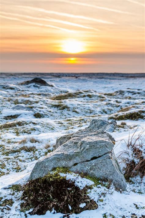 Sunset Over a Cold, Bleak Winter Landscape Stock Image - Image of countryside, barren: 202320799