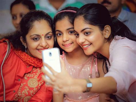 Actress Ahaana Krishna Sings ‘chimmi Chimmi From ‘urumi With Sister