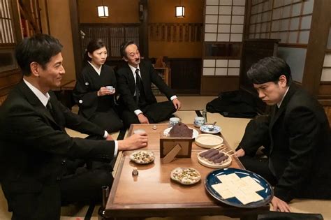 連続テレビ小説「虎に翼」第70話。佐田寅子（伊藤沙莉）は穂高重親をしのび（c）nhk ― スポニチ Sponichi Annex 芸能