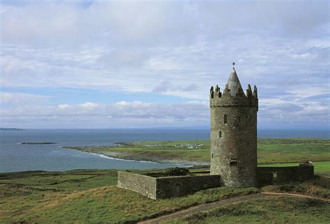 Doonagore Castle - Love Ireland