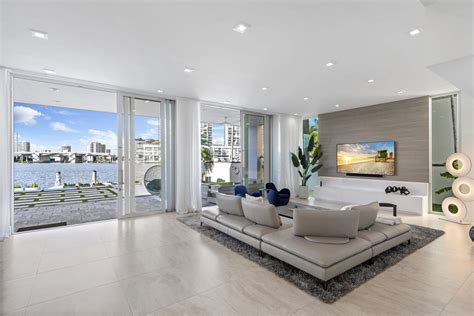 luxury cars rentals in miami 9