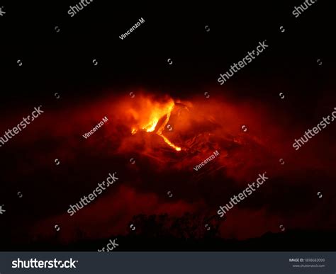 Etna Volcano Eruption 180121 Stock Photo 1898683099 | Shutterstock