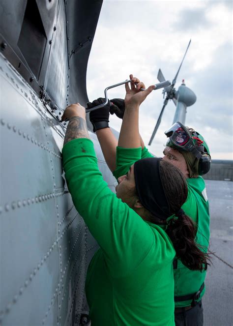 DVIDS - Images - USS Charleston conducts routine flight maintenance ...