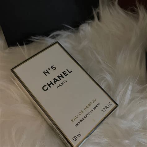 CHANEL N5香水 50ml 全新 香水美妝保養 香水體香劑在旋轉拍賣