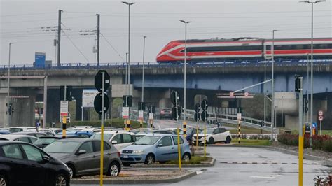 Guasto Sulla Linea Alta Velocit Nei Pressi Di Novara Ritardi E Disagi