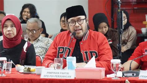 Pdip Usung Jeje Wiradinata Ronal Surapradja Di Pilgub Jabar