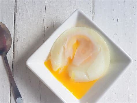 Microwave Poached Eggs Recipe And Nutrition Eat This Much