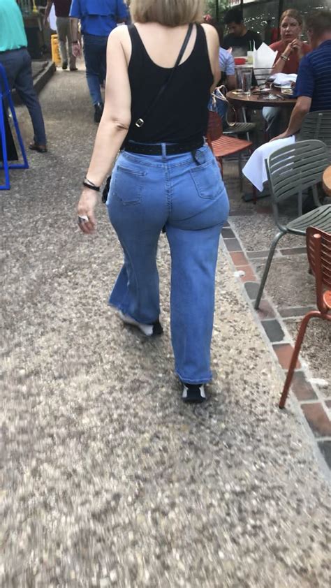 Thicc Blonde Milf Pawg Walking Downtown Tight Jeans Forum