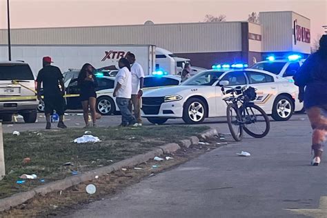 Arkansas car show mass shooting leaves at least one dead, 24 hurt