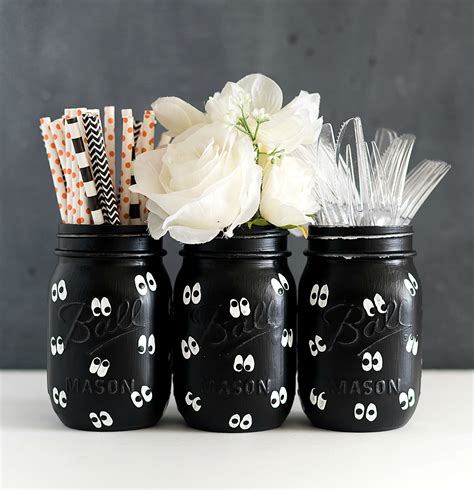 Google Eye Mason Jars for Halloween - Mason Jar Crafts Love