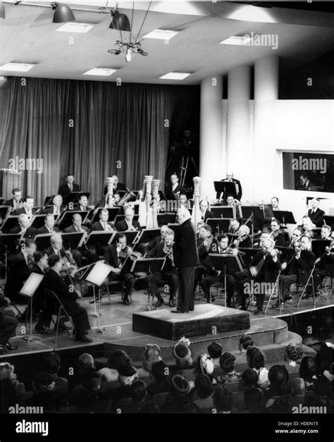 Arturo Toscanini Conducting The Nbc Symphony Orchestra In Studio H