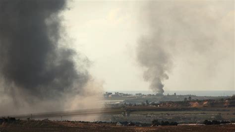 Decenas De Muertos En Un Bombardeo Israelí Contra Una Escuela En Gaza