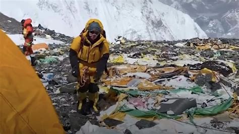 Mount Everest Aufnahmen zeigen höchste Müllhalde der Welt STERN de