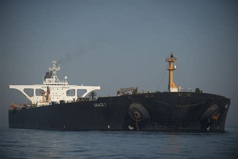 Foto Kapal Tanker Iran Yang Ditahan Inggris Tinggalkan Pelabuhan