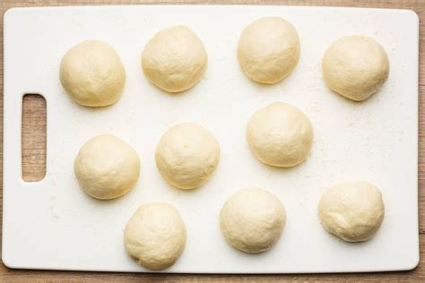 Addictive Homemade Garlic Naan Bread Fluffy And Chewy Nurtured Homes