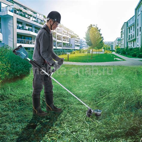 Аккумуляторная коса Makita DUR368AZ