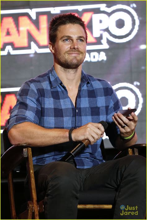 Ian Somerhalder Stephen Amell Bring Handsome To Fanexpo Photo