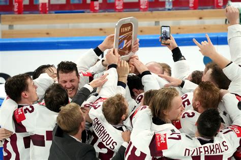 Foto Latvijas Hokeja Izlasei Bronzas Meda As Pasaules Empion T