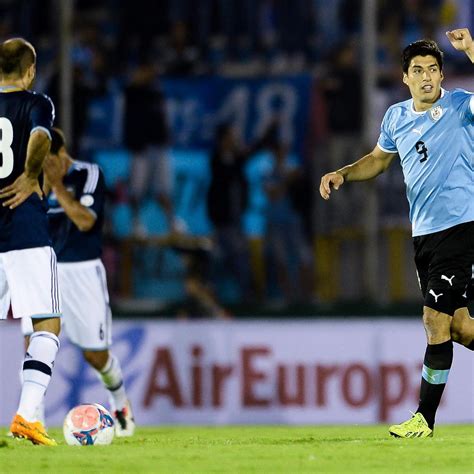 Luis Suarez Accused of Diving as Uruguay Book World Cup Play-off Spot ...