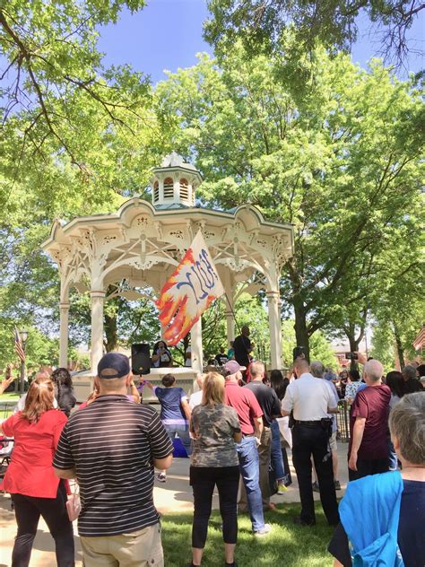 Medina County residents discuss Bridging the Political Divide