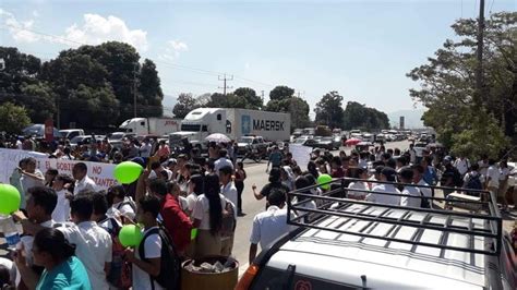 Maestros Y Estudiantes Bloquearon Carretera Panamericana Por Demanda De