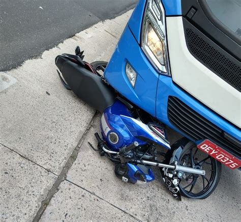 Mulher Morre Em Acidente Entre Moto E Nibus Na Pista Do Brt Em Bel M